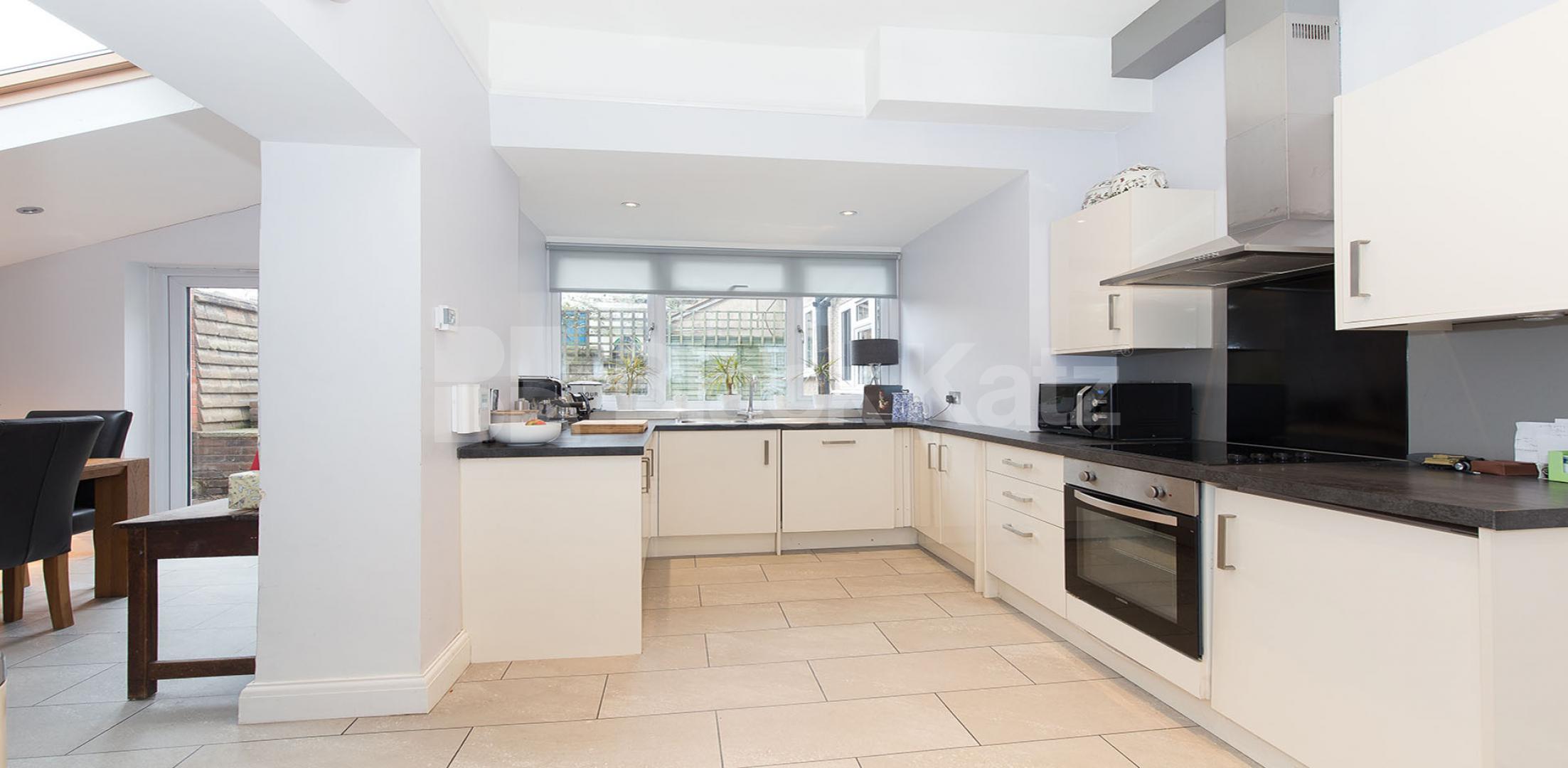 			A Must See Property, 2 Bedroom, 1 bath, 1 reception End Terraced House			 Cecile Park, Crouch End